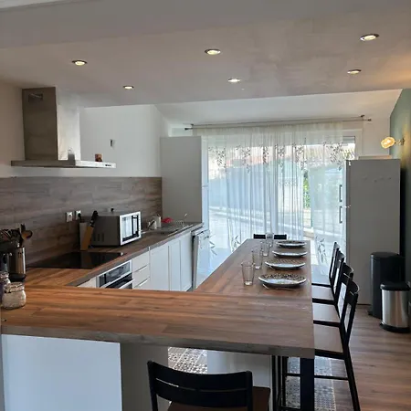 St Cyprien Belle Maison Renovee Avec Jardin 4 A 6 P