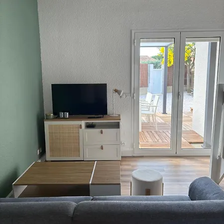 St Cyprien Belle Maison Renovee Avec Jardin 4 A 6 P * Saint-Cyprien (Pyrenees-Orientales)