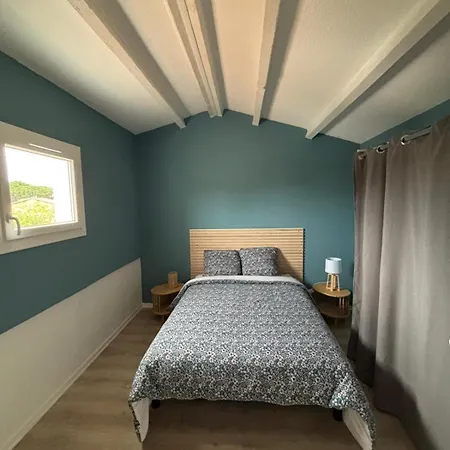 St Cyprien Belle Maison Renovee Avec Jardin 4 A 6 P *
