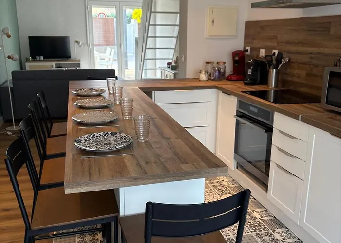 St Cyprien Belle Maison Renovee Avec Jardin 4 A 6 P *